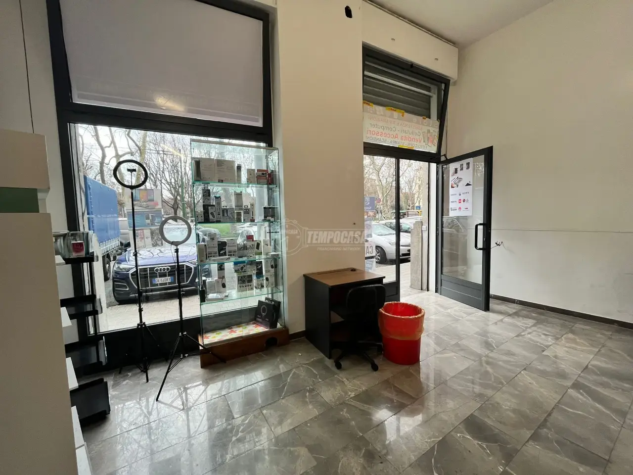Negozio in Piazzale Gabriele Rosa 16, Milano, {3} - Foto 1