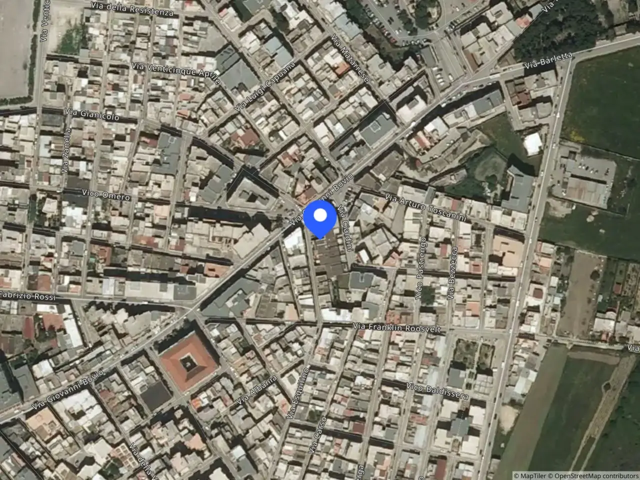 Negozio in Via Ponzio Vero 5 5, Canosa Di Puglia, {3} - Foto 2