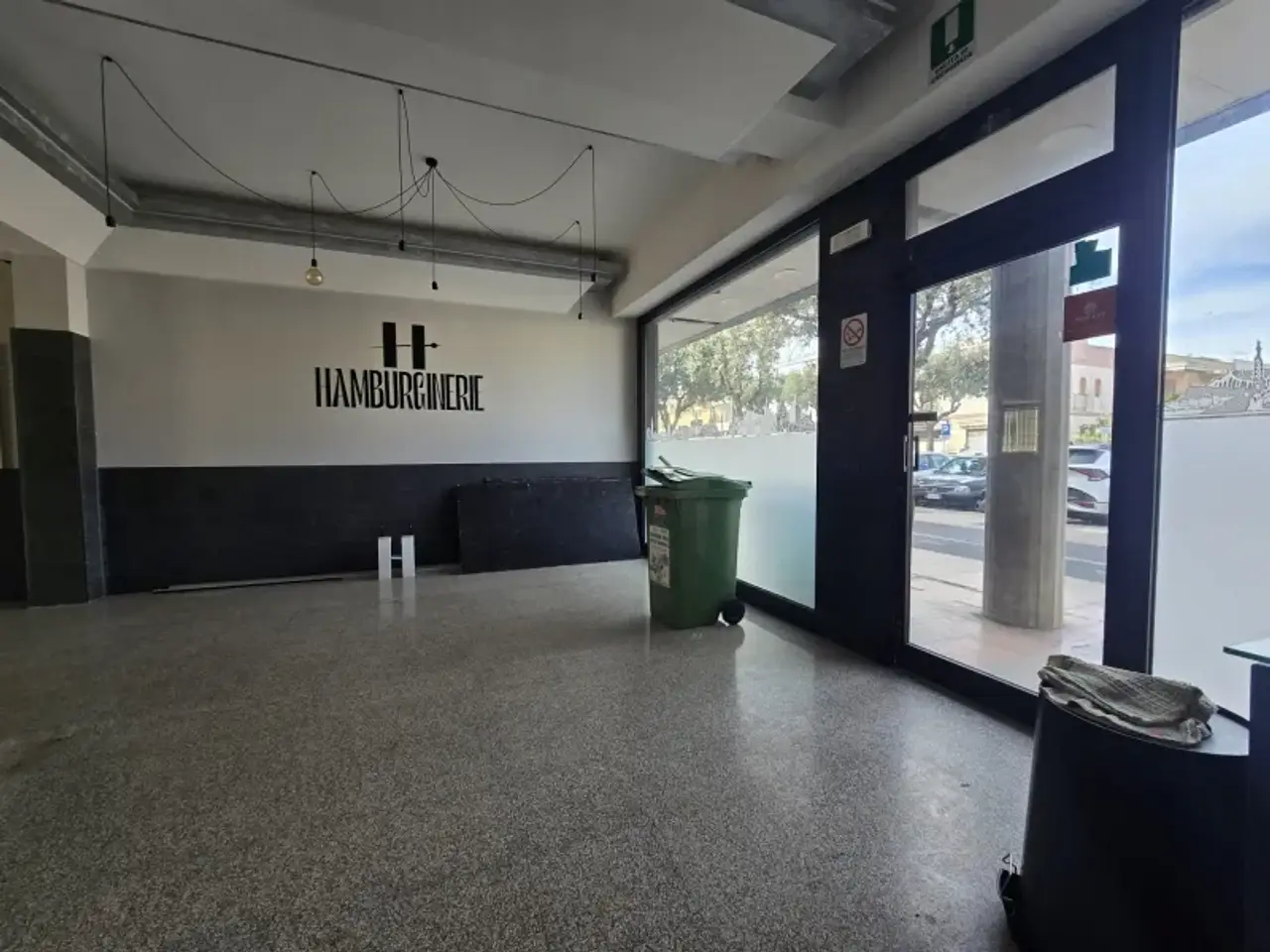 Negozio in Viale della Libertà 133/d, Lecce, {3} - Foto 1