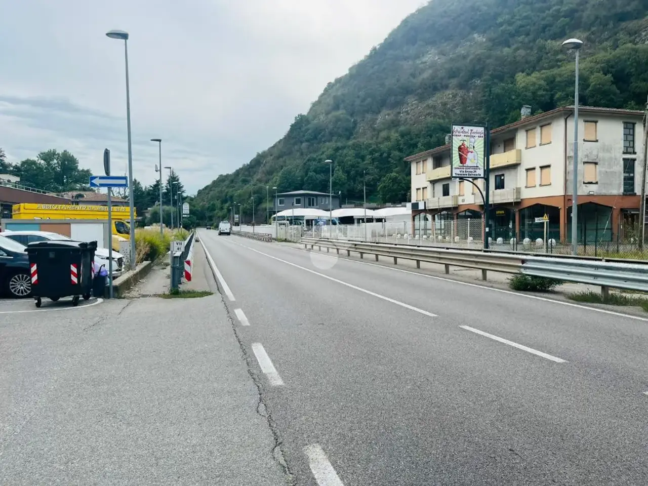 Palazzina commerciale in Via Nazionale 18, Vigano San Martino, {3} - Foto 1