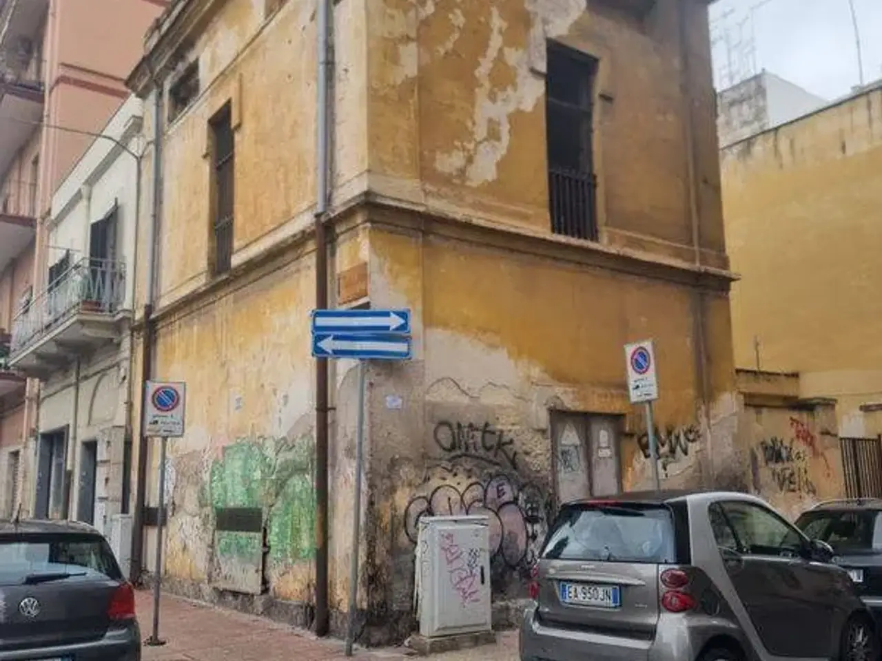 Magazzino in Via Livio Andronico 8, Taranto, {3} - Foto 1