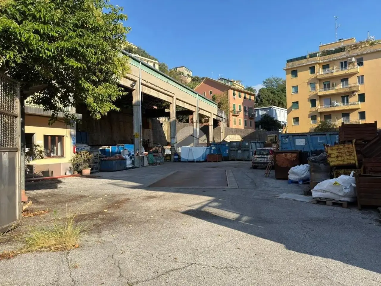 Capannone in Commerciale Via Borzoli 168, Genova, {3} - Foto 1