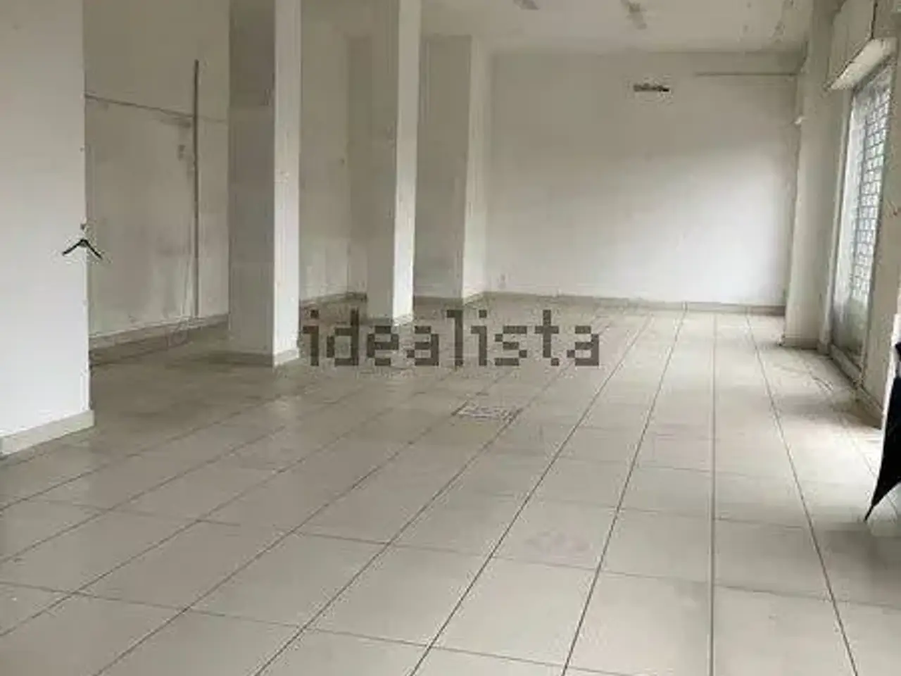 Negozio in Viale Abramo Lincoln 257, Caserta, {3} - Foto 2