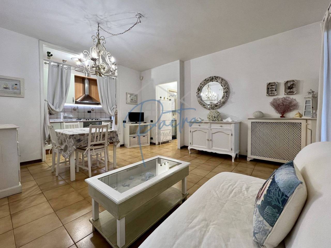 appartamento in affitto a Massa in zona Marina dei Ronchi