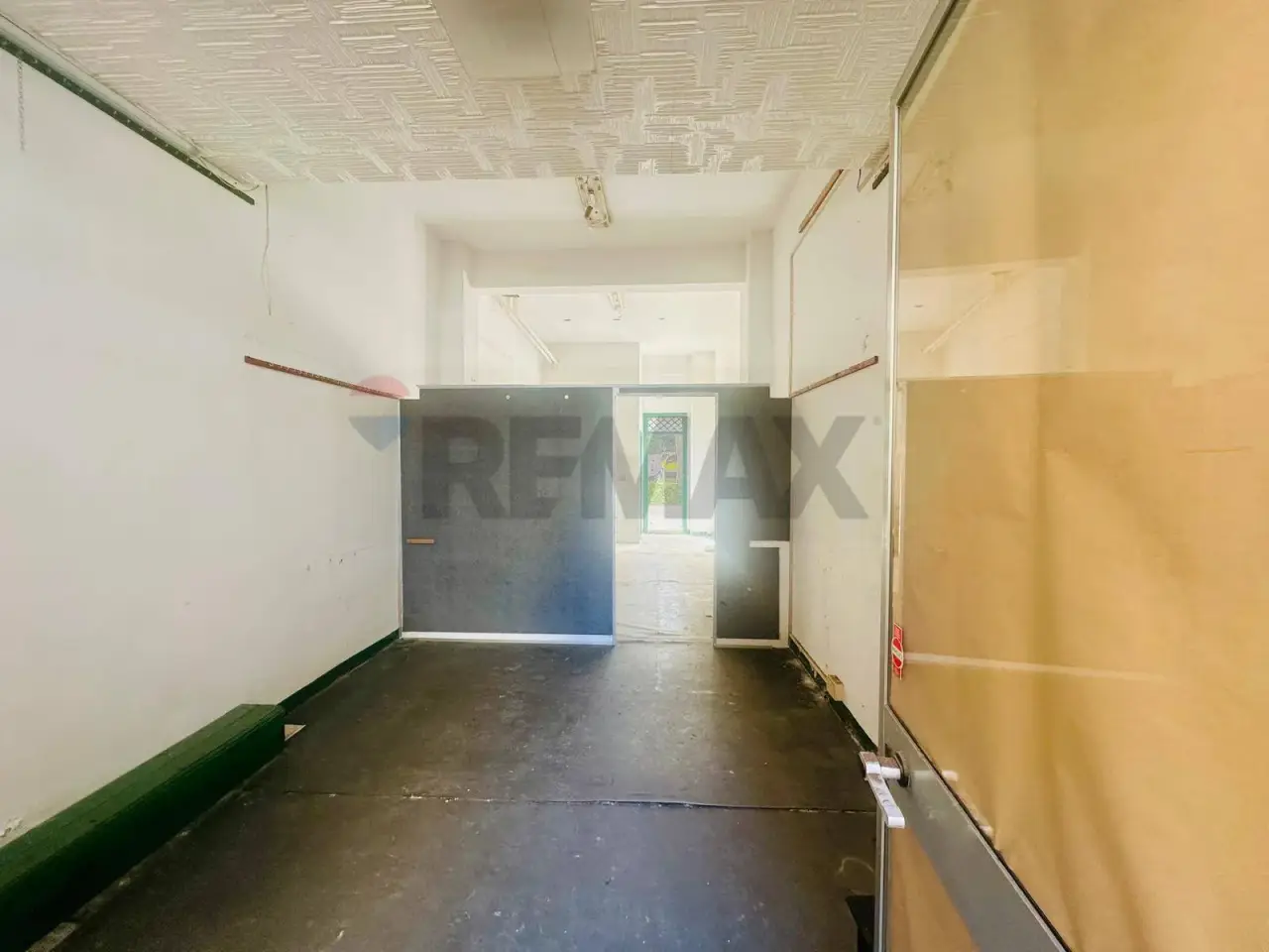 Negozio in , Savona, {3} - Foto 1