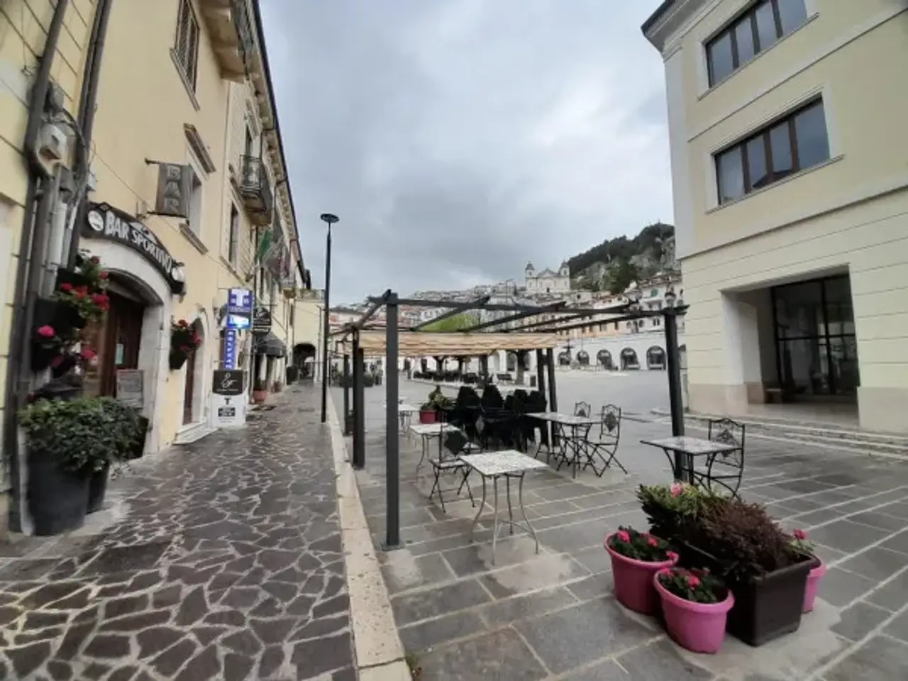 Negozio in Corso Vittorio Emanuele 5, Castel Di Sangro, {3} - Foto 2