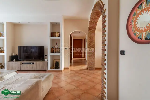 4-room flat in Viale Rinascita 63/B, Cinisello Balsamo - Photo 1