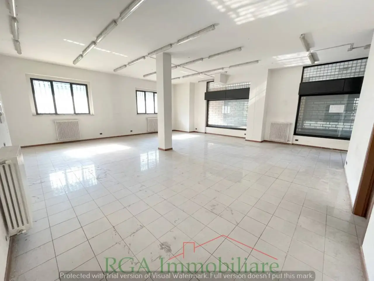 Locale commerciale in Via Achille Muzio 26, Bergamo, {3} - Foto 1