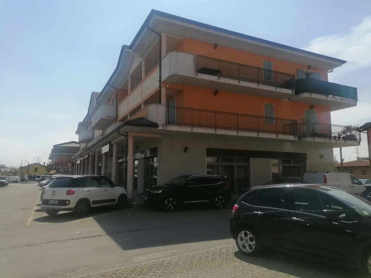 Negozio in Via 25 Aprile, Rovato, {3} - Foto 1