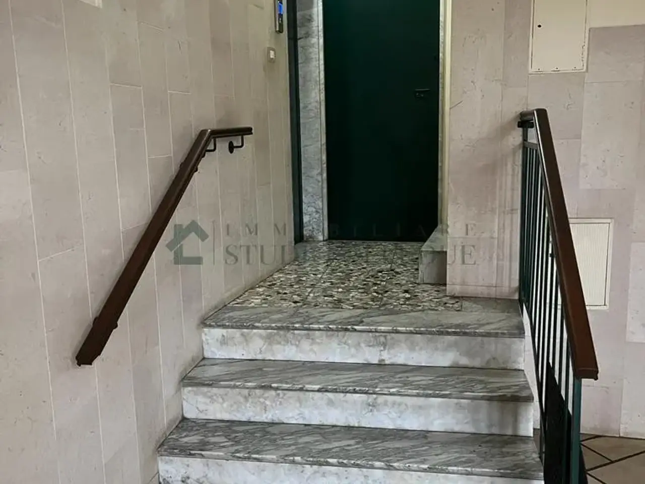 Magazzino in Via Nitto De Rossi 58, Bari, {3} - Foto 2