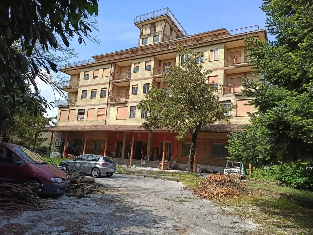 Palazzina commerciale in Contrada Serroni, Avellino, {3} - Foto 1