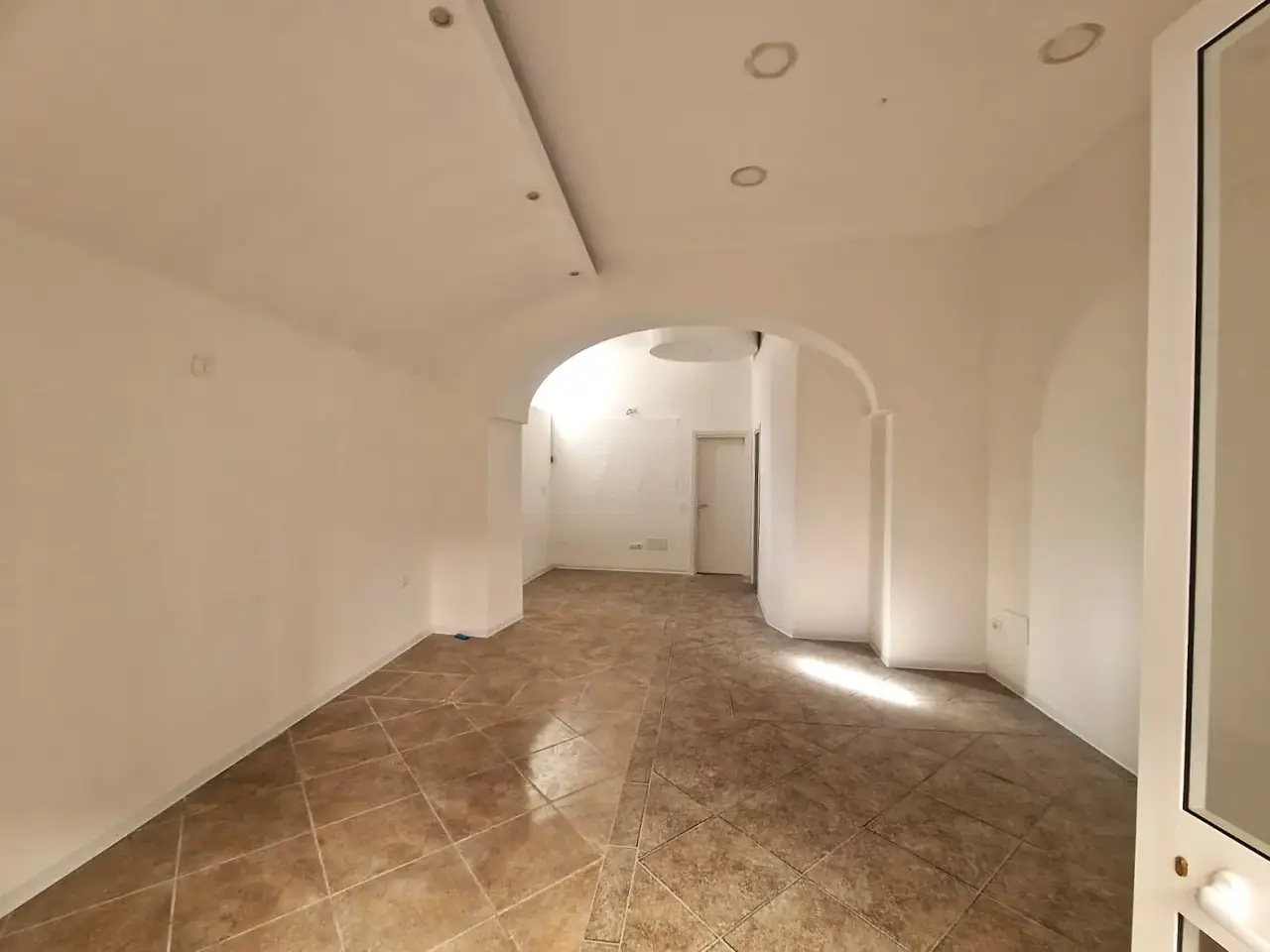 Negozio in Corso Gran Priorato di Malta, Capua, {3} - Foto 1