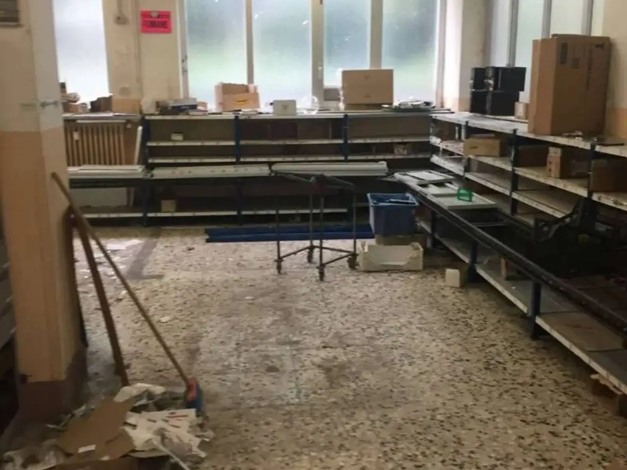 Laboratorio in Via Desenzano Milano, Milano, {3} - Foto 1