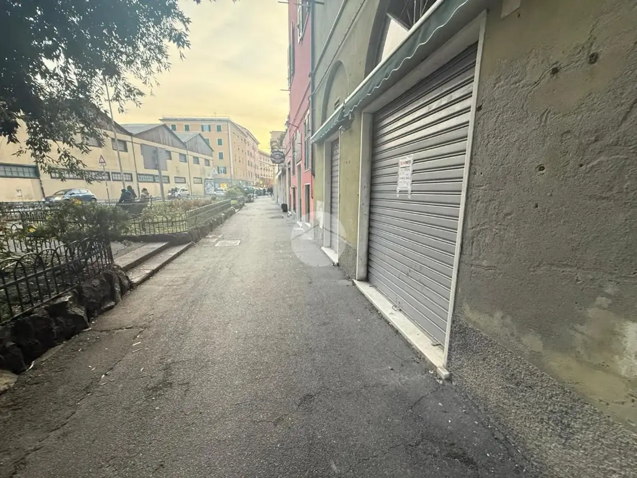 Negozio in Via Don Giovanni Verità 81, Genova, {3} - Foto 1