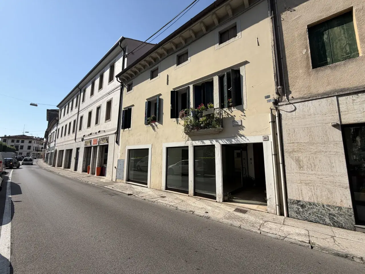 Negozio in Via Giuseppe Garibaldi N. 80, Vittorio Veneto, {3} - Foto 1
