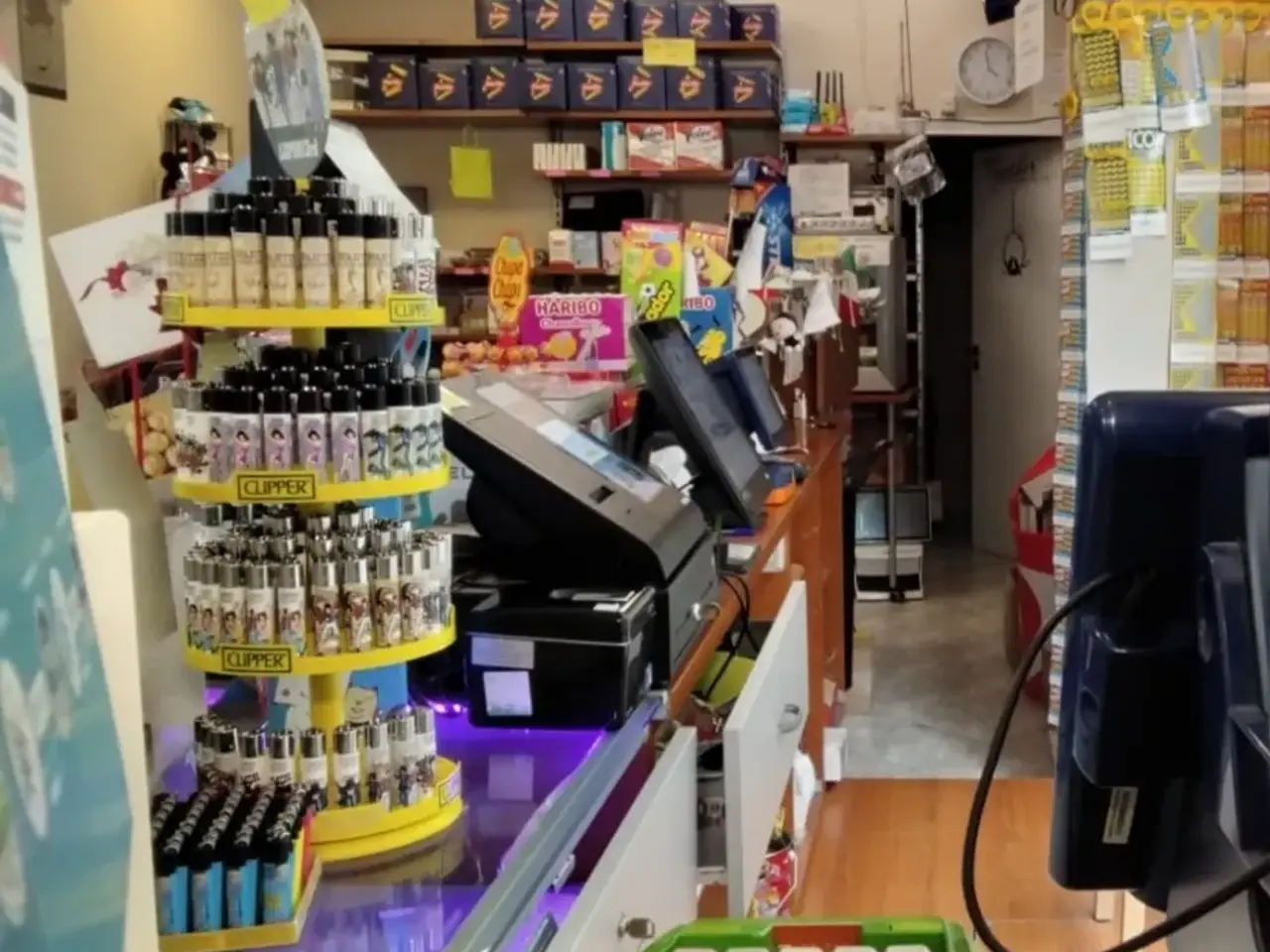 Esercizio commerciale in Via Via del Carro, Misano Adriatico, {3} - Foto 1