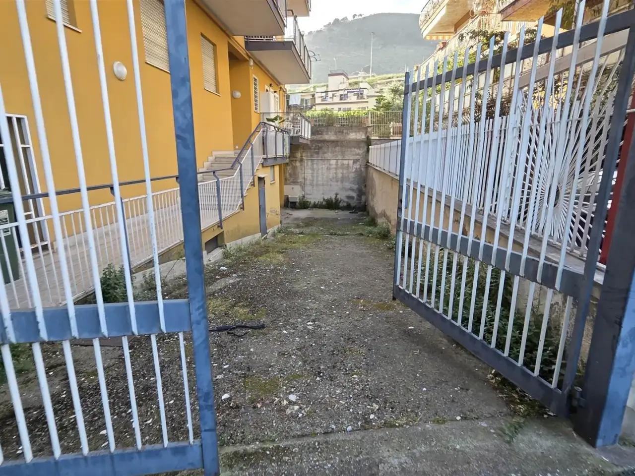 Magazzino in Via Acquedotto Romano, Formia, {3} - Foto 2