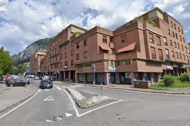 Negozio in Via Papa Giovanni XXIII 8, Lecco - Foto 1