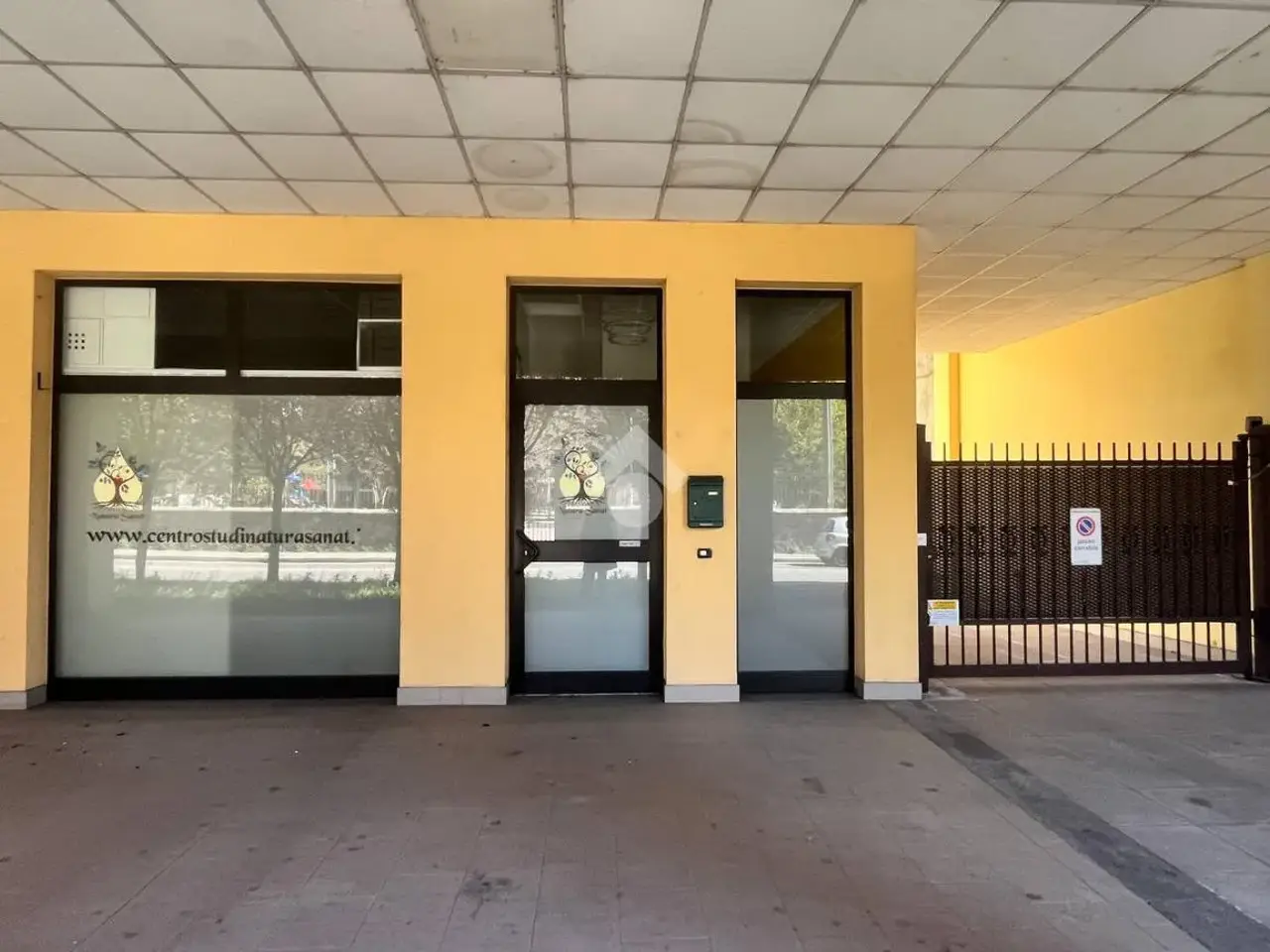 Negozio in Via Magenta 9, Busto Arsizio, {3} - Foto 1