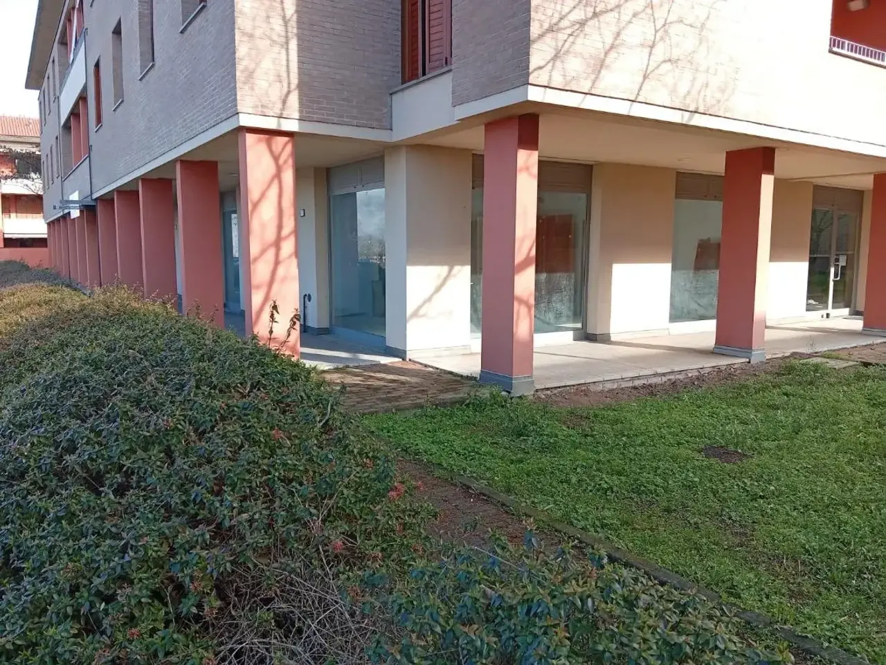 Negozio in Piazza nello Mezzi 55, Langhirano, {3} - Foto 1