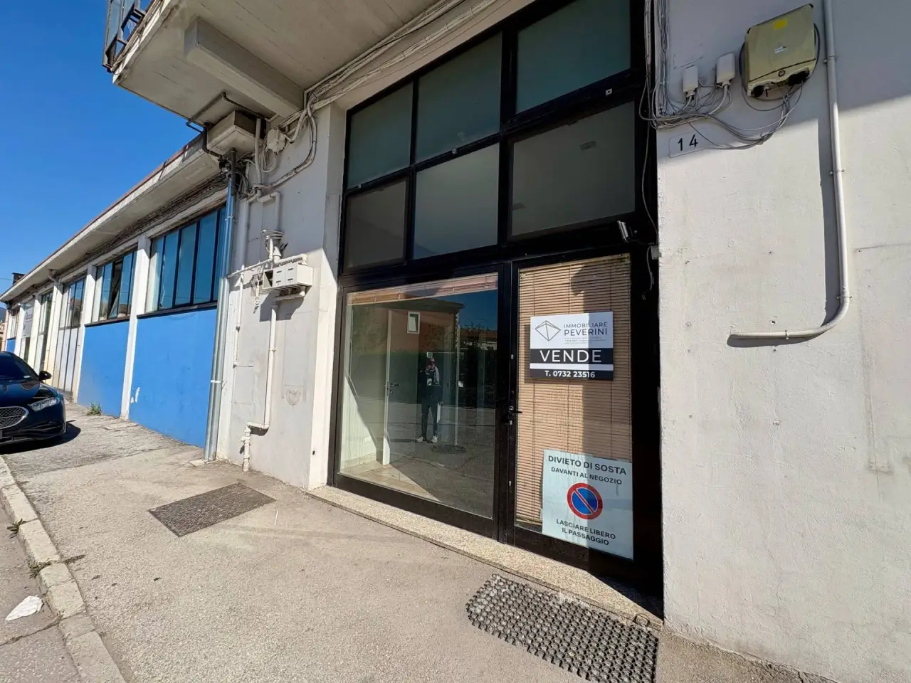 Negozio in Via Benedetto Croce 14, Fabriano, {3} - Foto 1