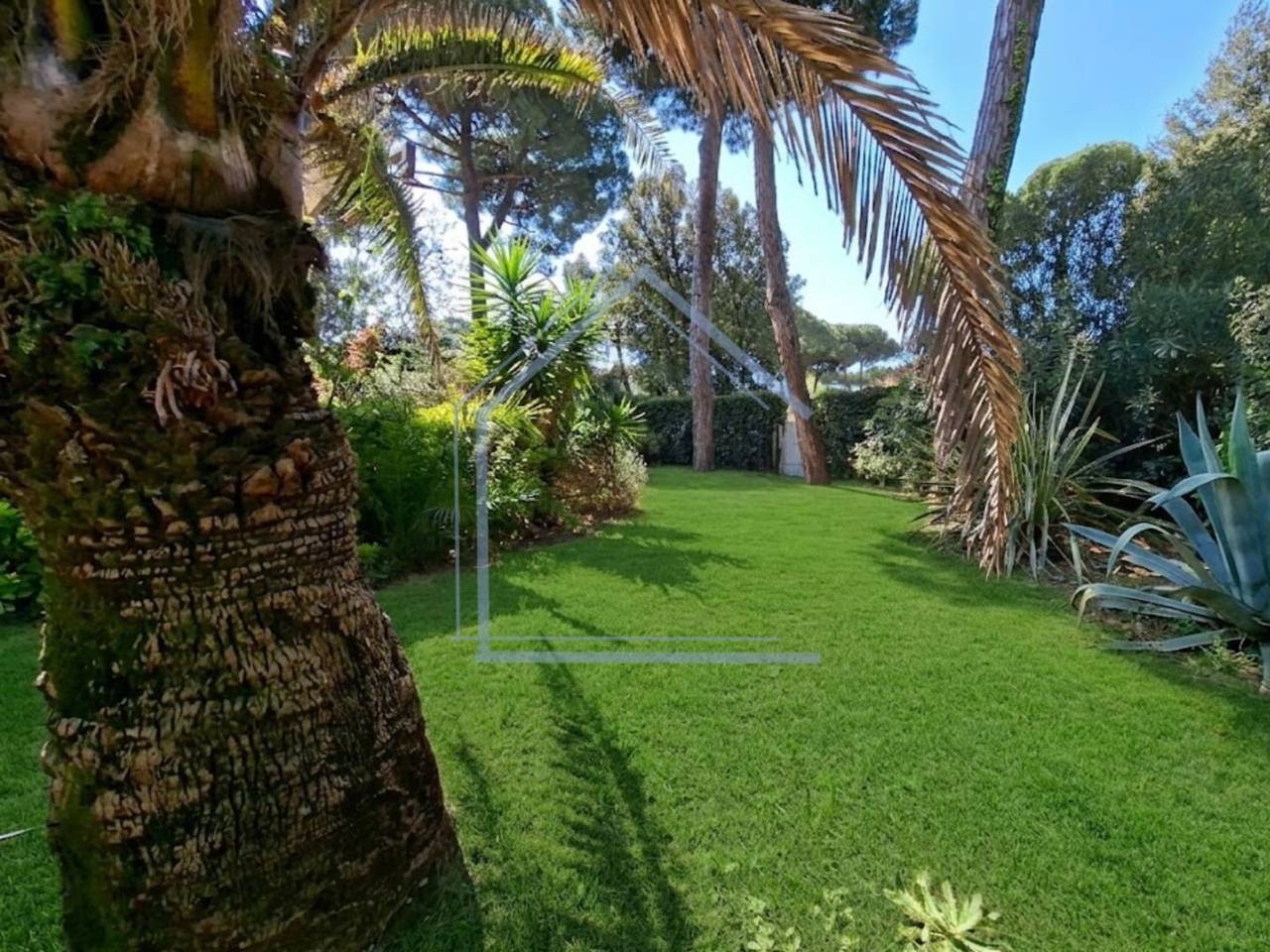 casa indipendente in vendita a Camaiore in zona Lido di Camaiore