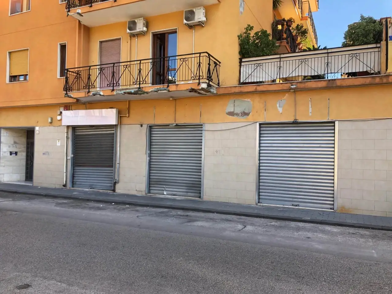Negozio in Via Zanotti Bianco, Salerno, {3} - Foto 2