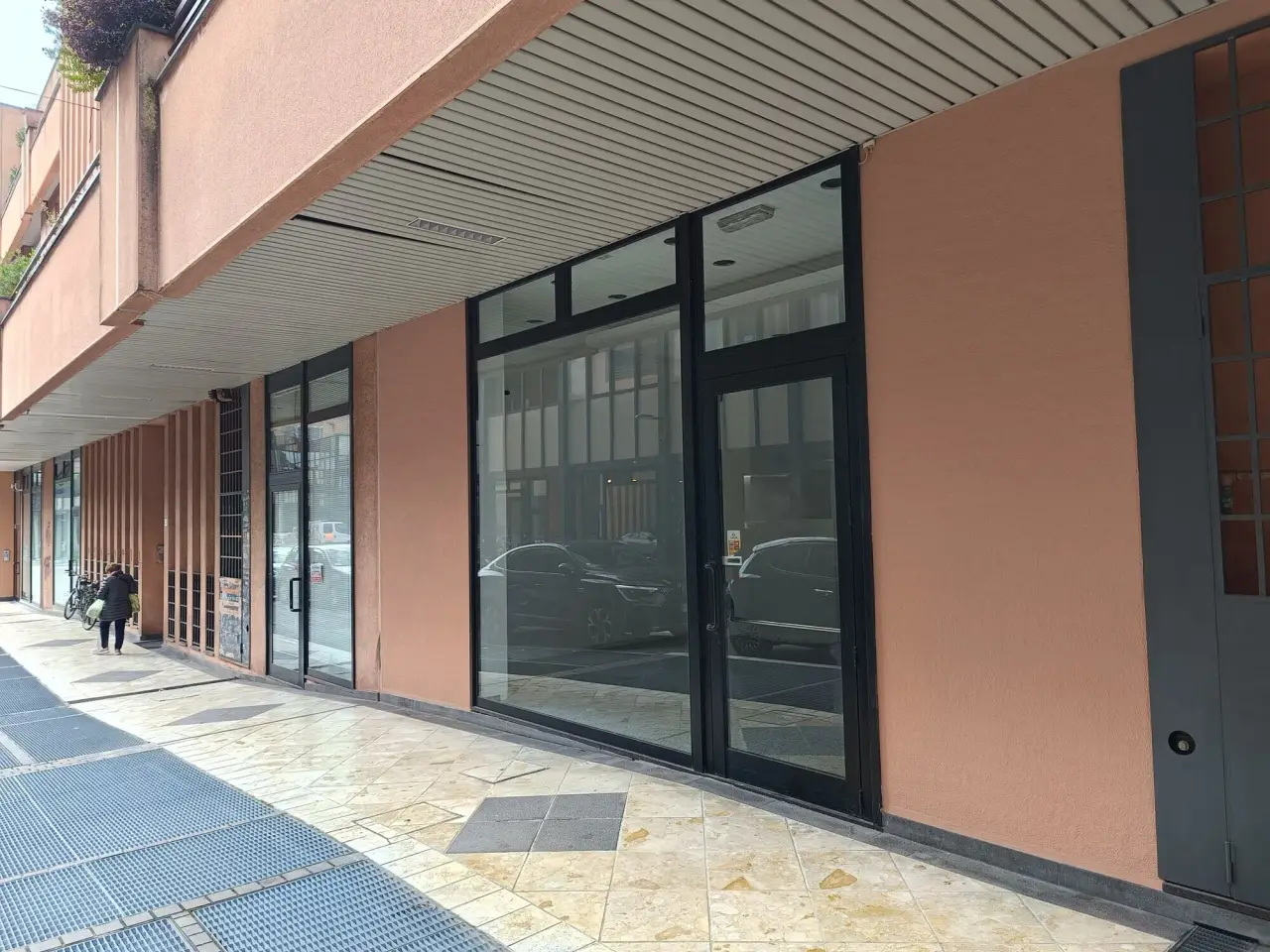 Negozio in Vicolo del Caldo 32, Saronno, {3} - Foto 1