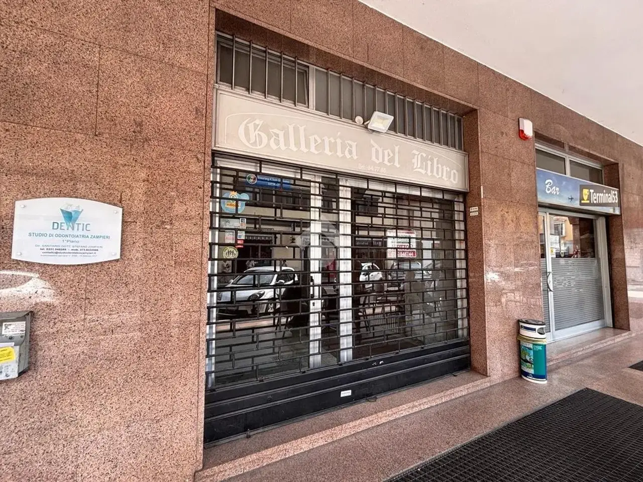 Negozio in Via Mauro Venegoni 51, Legnano, {3} - Foto 1