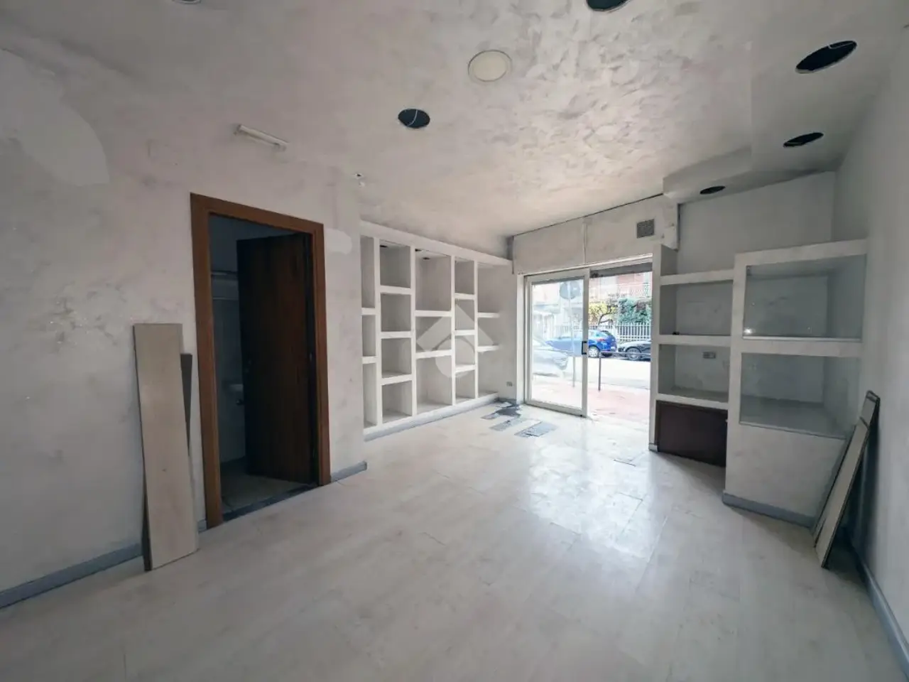 Negozio in Via Enrico Caruso 34, Caserta, {3} - Foto 2