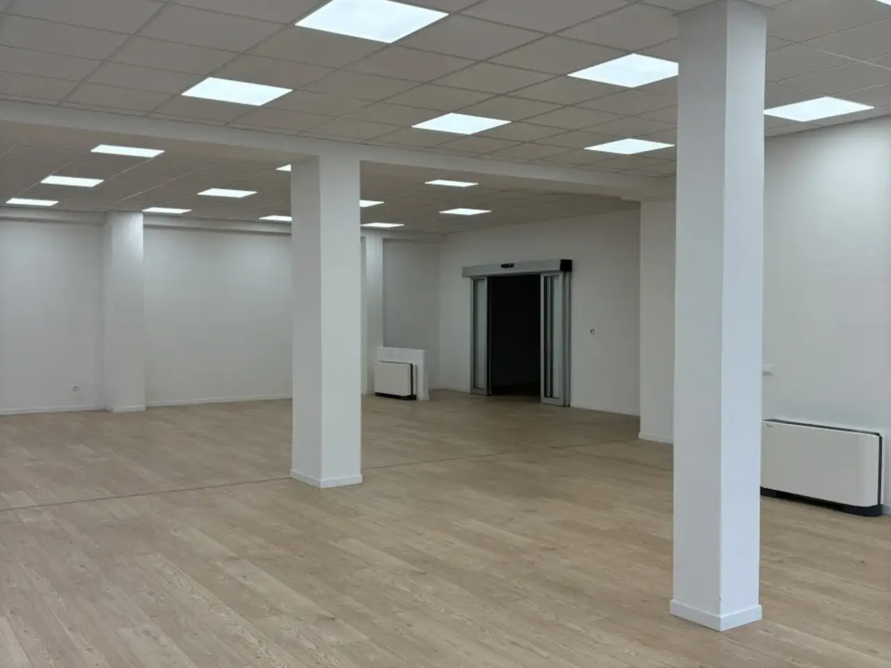 Ufficio in Viale della Navigazione Interna, Padova, {3} - Foto 1