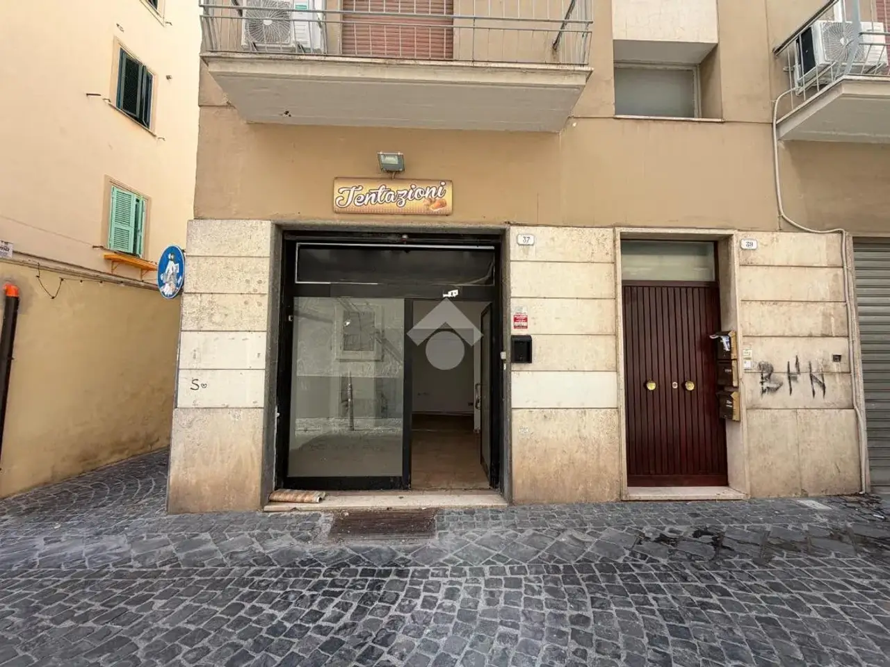 Negozio in Via Cairoli 37, Frascati, {3} - Foto 1
