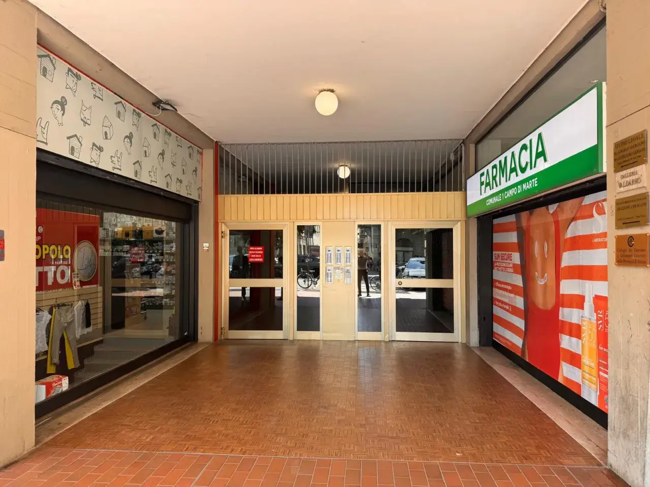 Palazzina commerciale in , Arezzo, {3} - Foto 2