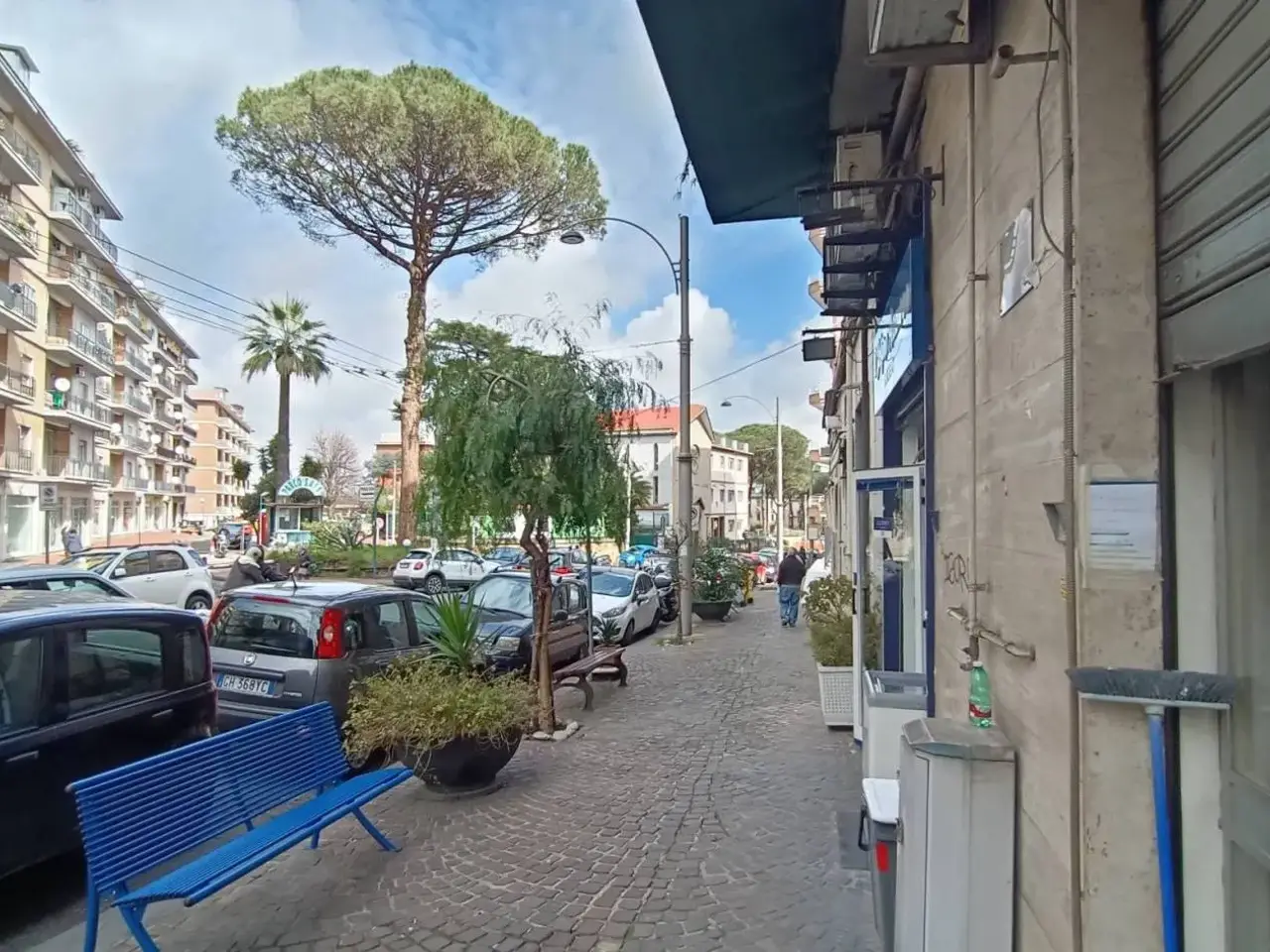 Locale commerciale in Viale Colli Aminei 229, Napoli, Napoli, {3} - Foto 1