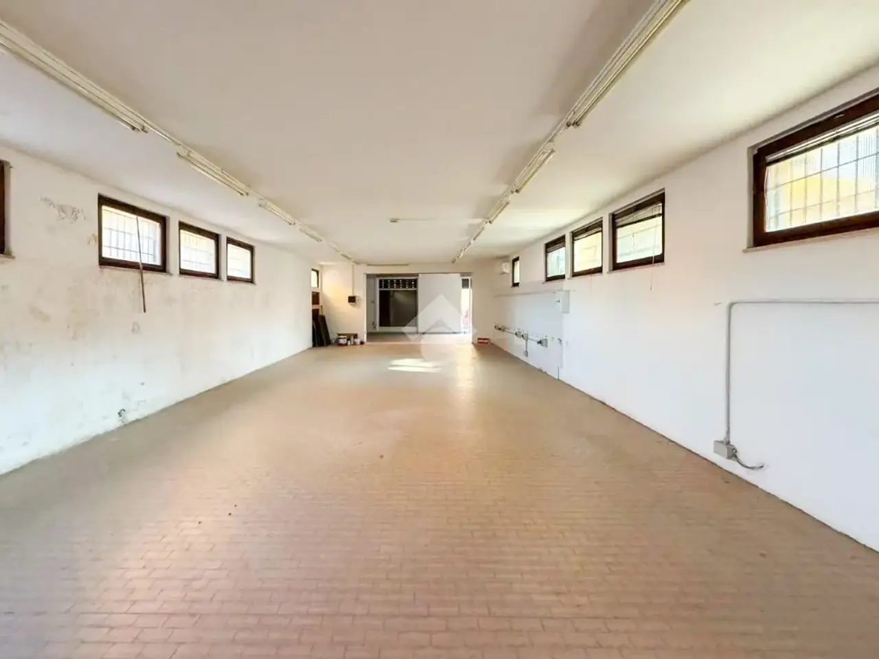 Negozio in Via Giuseppe Mazzini 89, Codogno, {3} - Foto 1