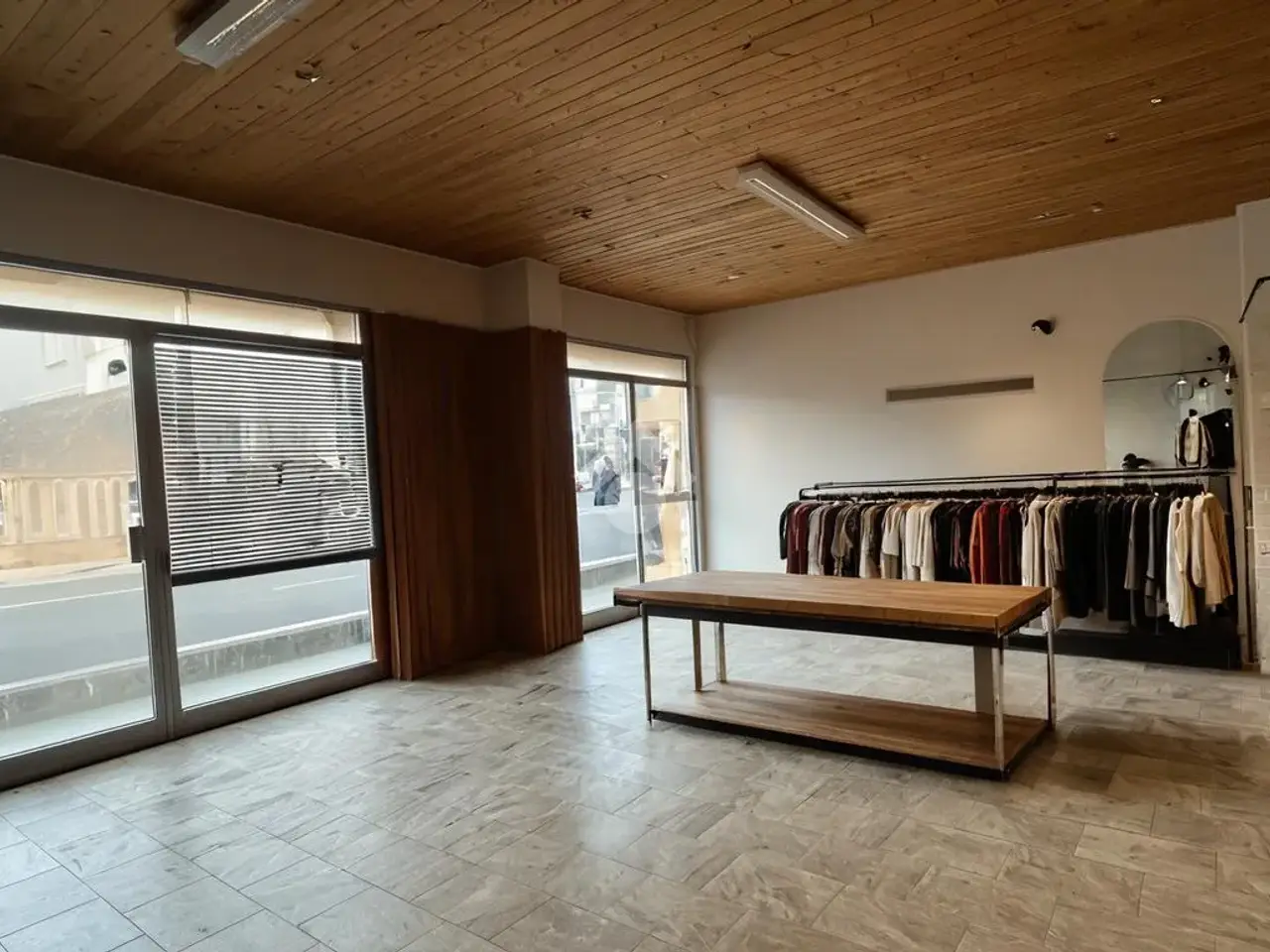 Negozio in Via Monte Giano, Pesaro, {3} - Foto 1