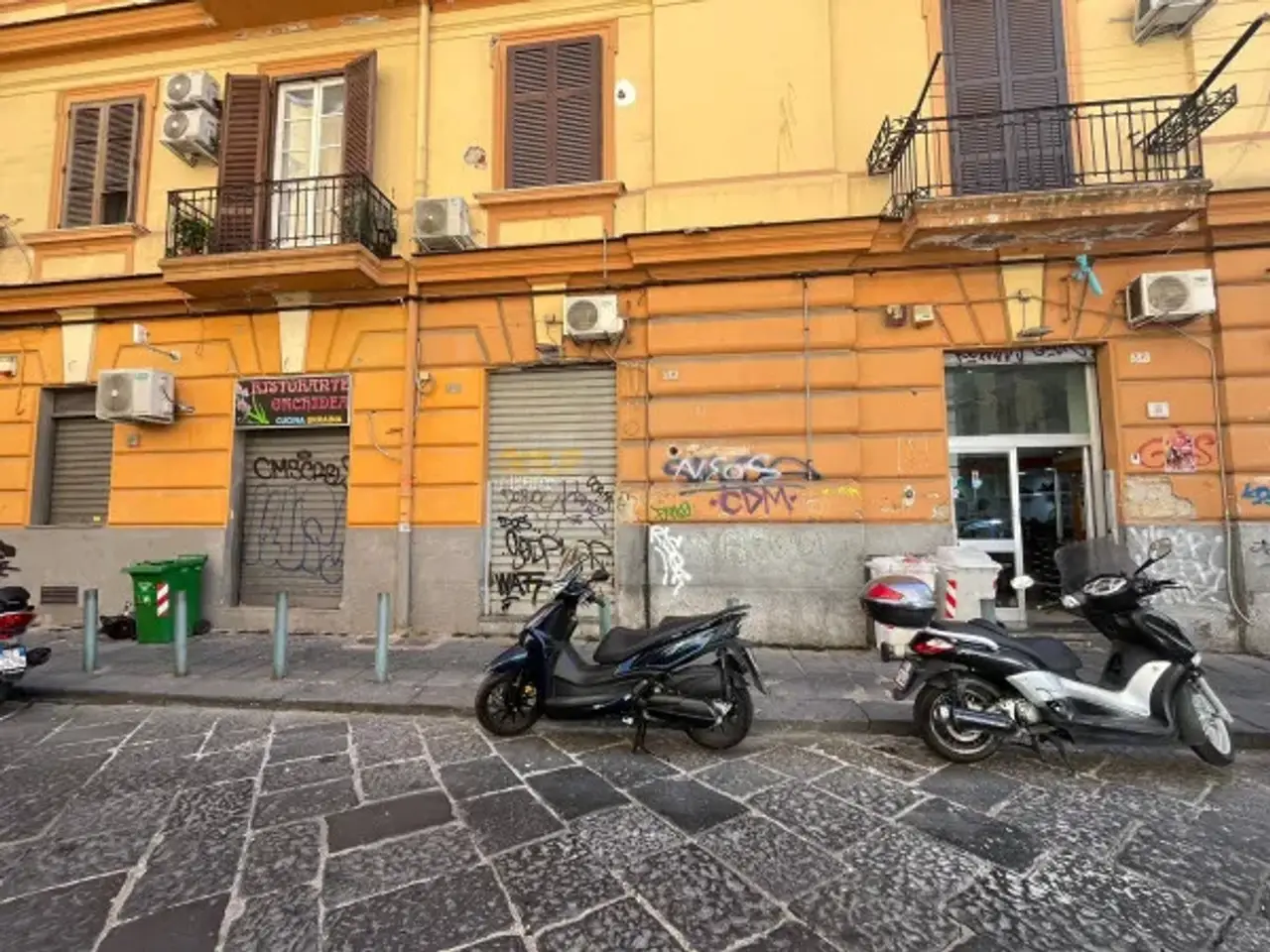 Negozio in Via Giuseppe Pica 40, Napoli, {3} - Foto 1