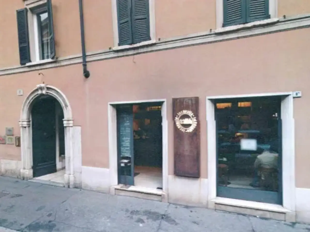 Negozio in Via Fratelli Cairoli 8, Brescia, {3} - Foto 1