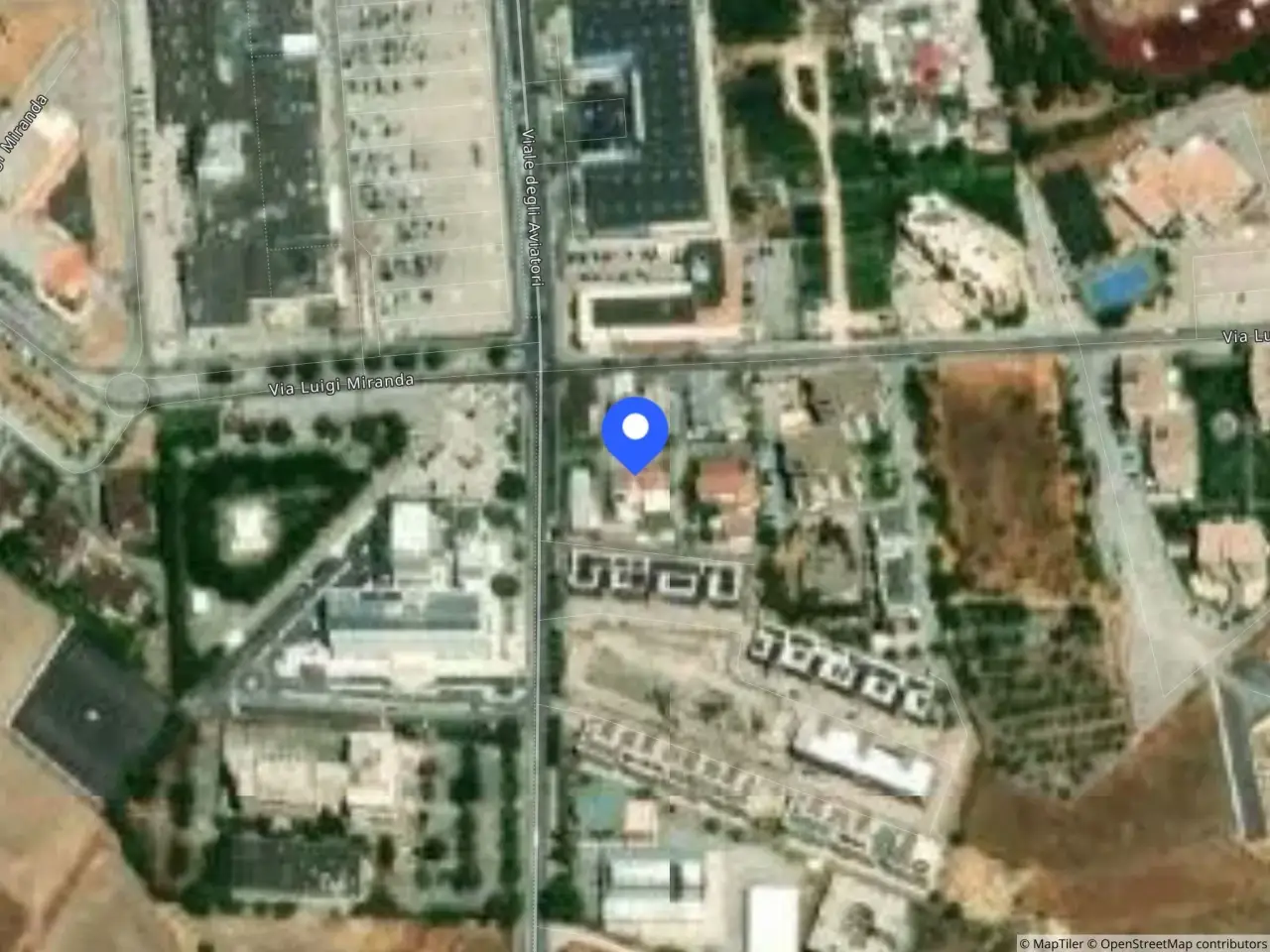 Fabbricato misto in Viale degli Aviatori, 75, 71122 Foggia Fg, Italia 75, Foggia, {3} - Foto 1