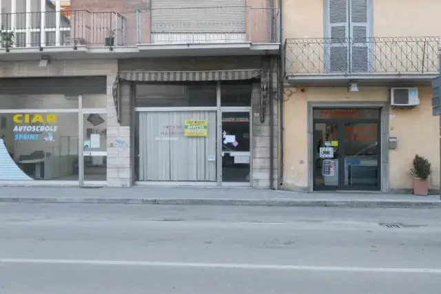 Geschäft in Via Nazario Sauro, San Benedetto del Tronto - Foto 1