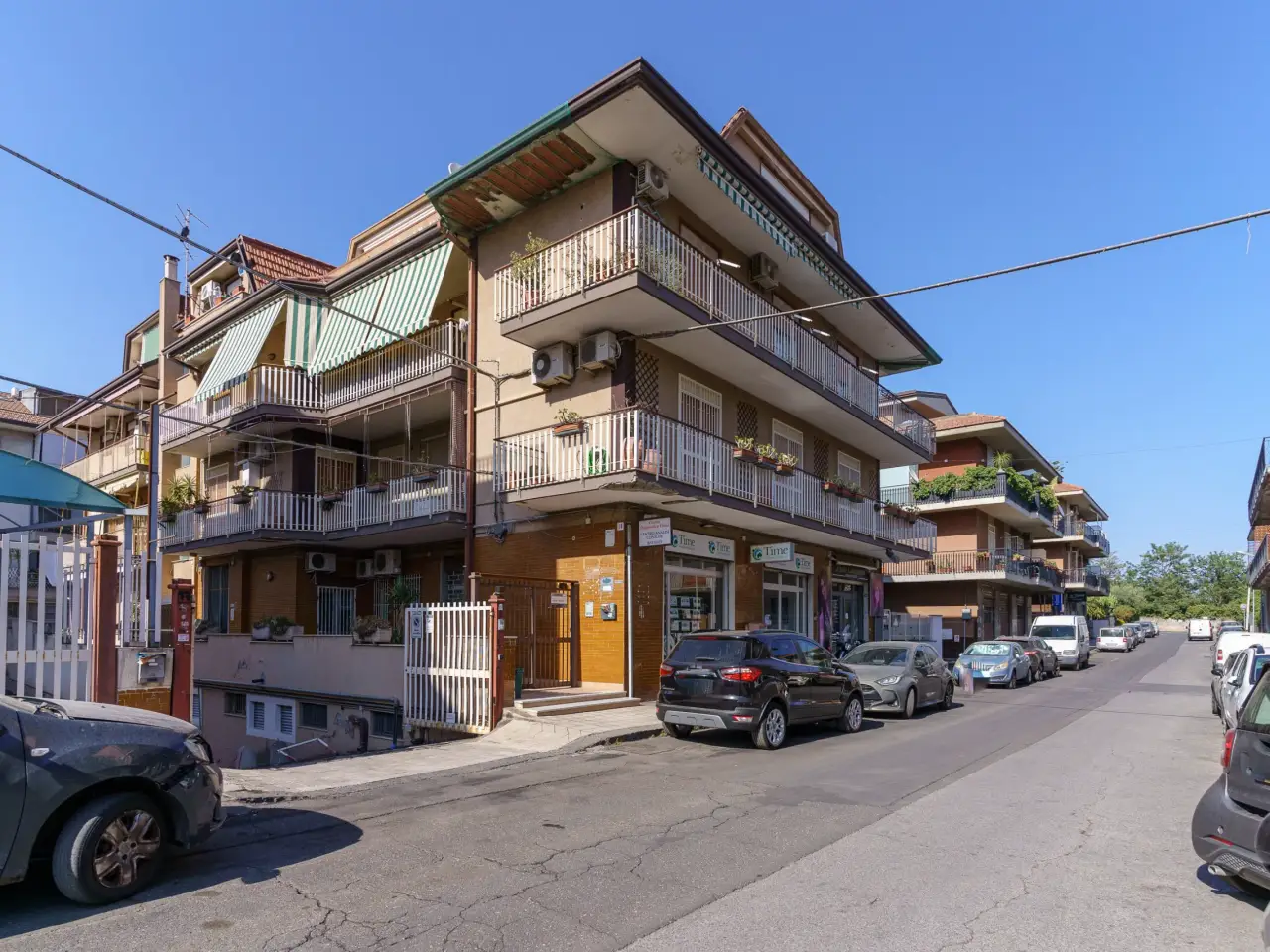 Garage in Via Giuseppe De Felice, Sant'Agata Li Battiati, {3} - Foto 1