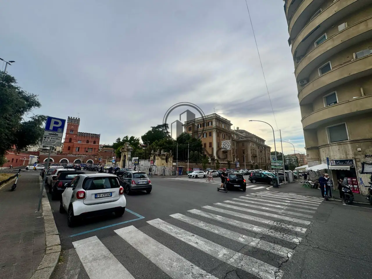 Immobile commerciale in Piazza Asti, Roma, {3} - Foto 2