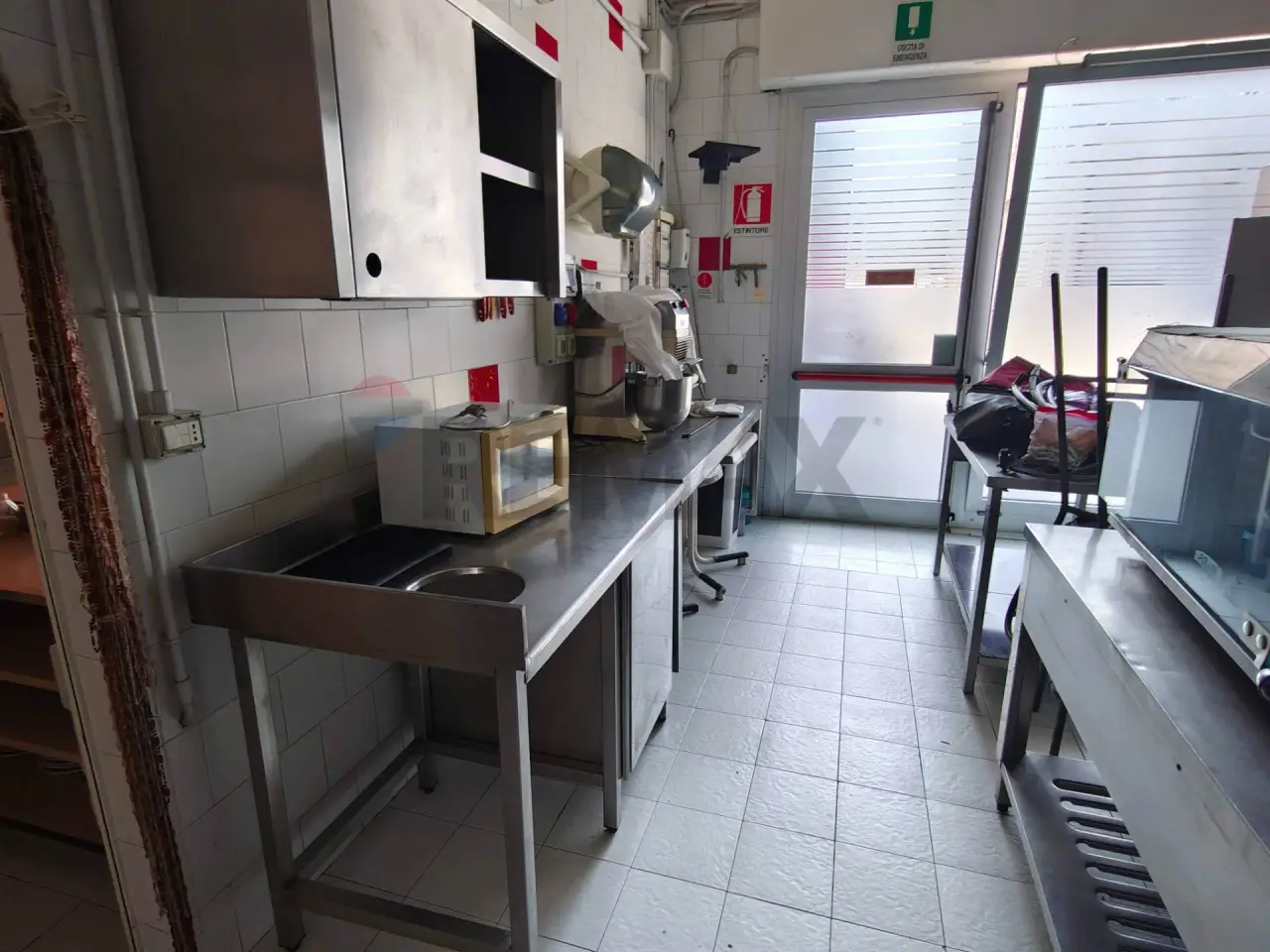 Negozio in Via Lagomaggio 176/a, Rimini, {3} - Foto 2
