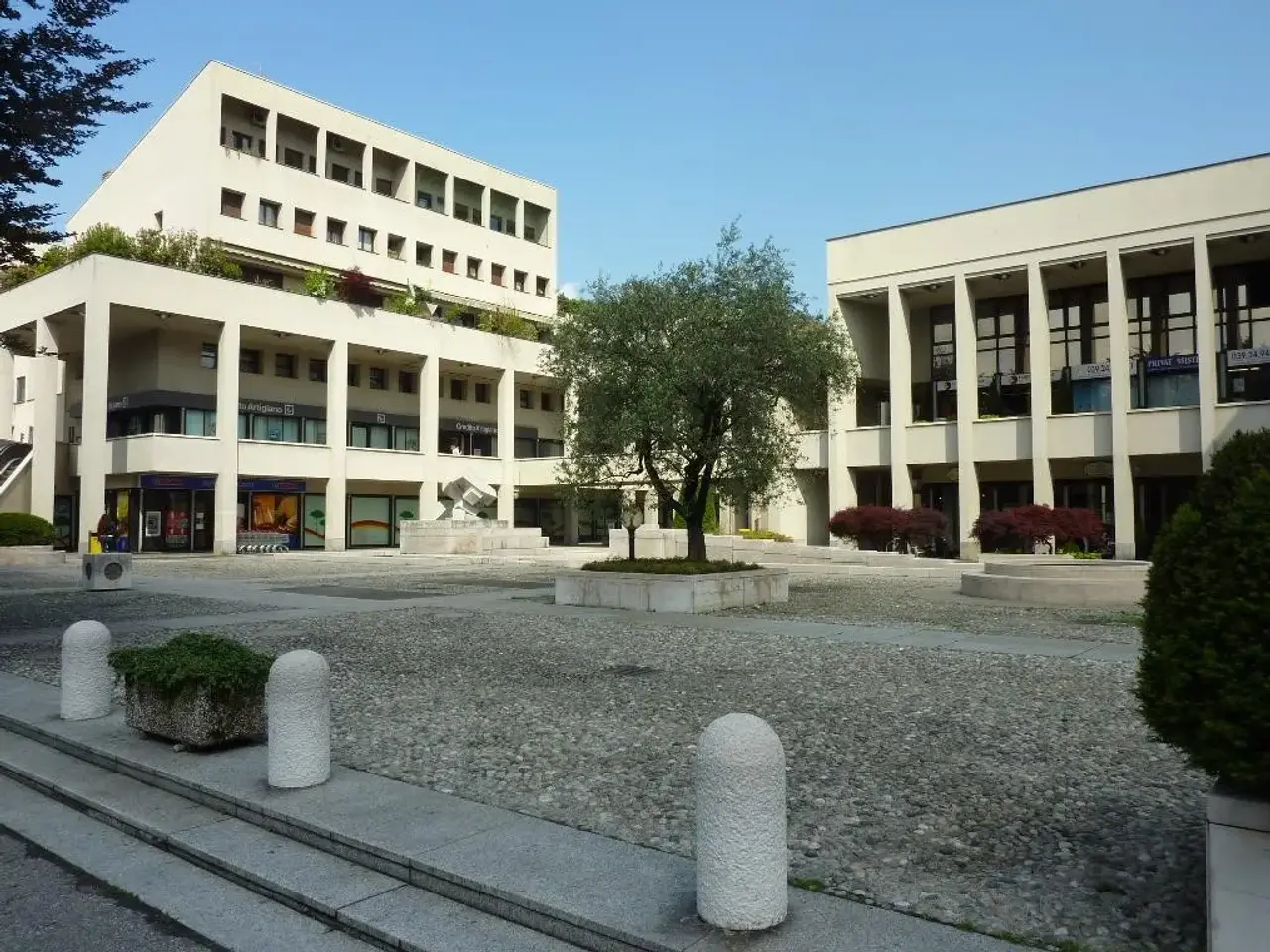 Negozio in Via Ramazzotti 24, Monza, {3} - Foto 1