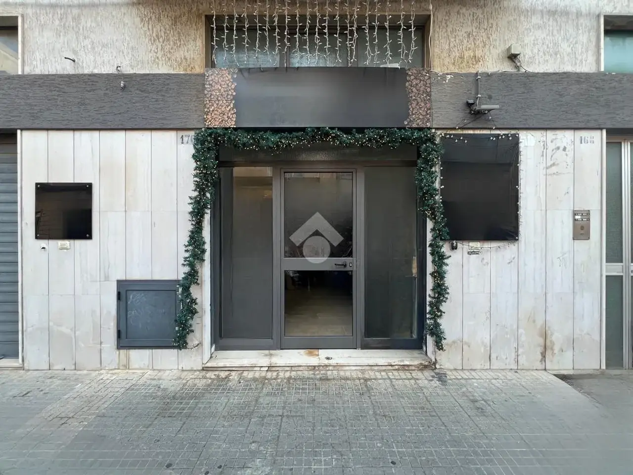 Negozio in Via Mecenate 170, Brindisi, {3} - Foto 1