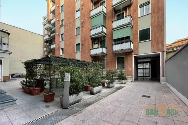 3-room flat in Via Ignazio Ciaia 4, Milano - Photo 1