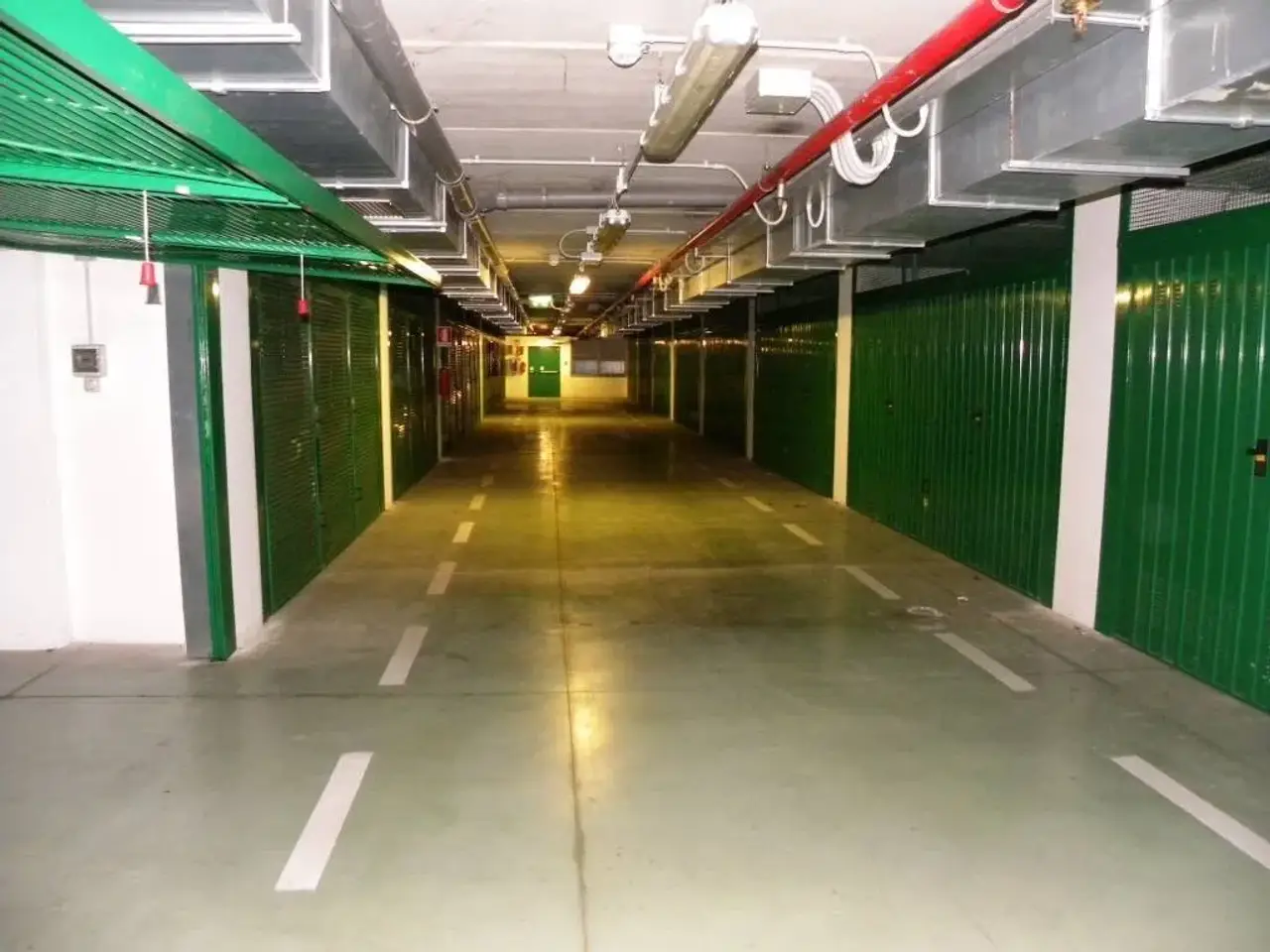 Parcheggio chiuso in Stradone Farnese 37, Piacenza, {3} - Foto 1