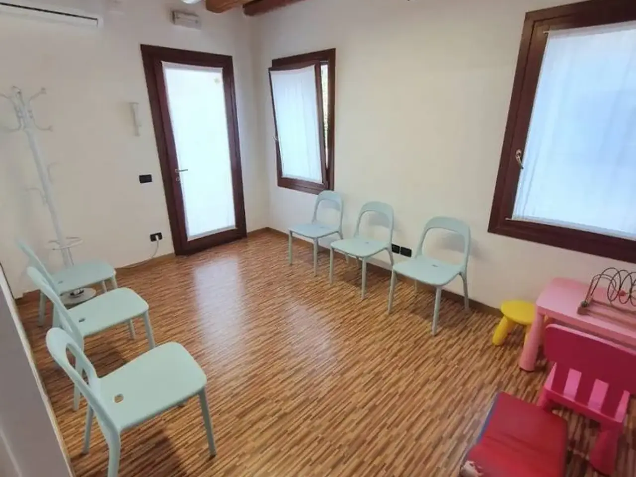 Ufficio in Via delle Alpi 24, Istrana, {3} - Foto 1