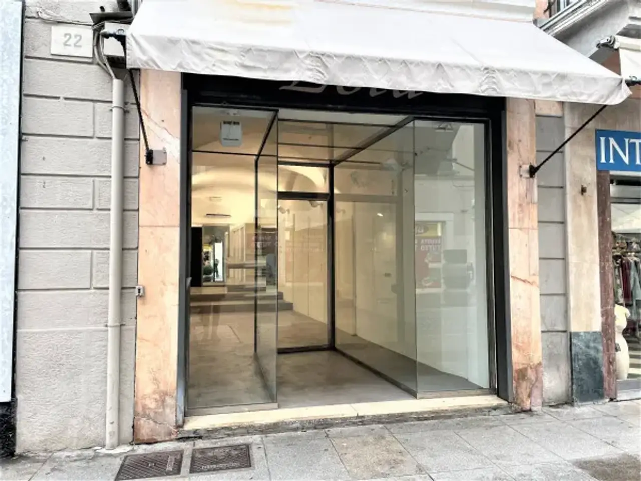 Negozio in Corso Giuseppe Garibaldi 22, Brescia, {3} - Foto 1