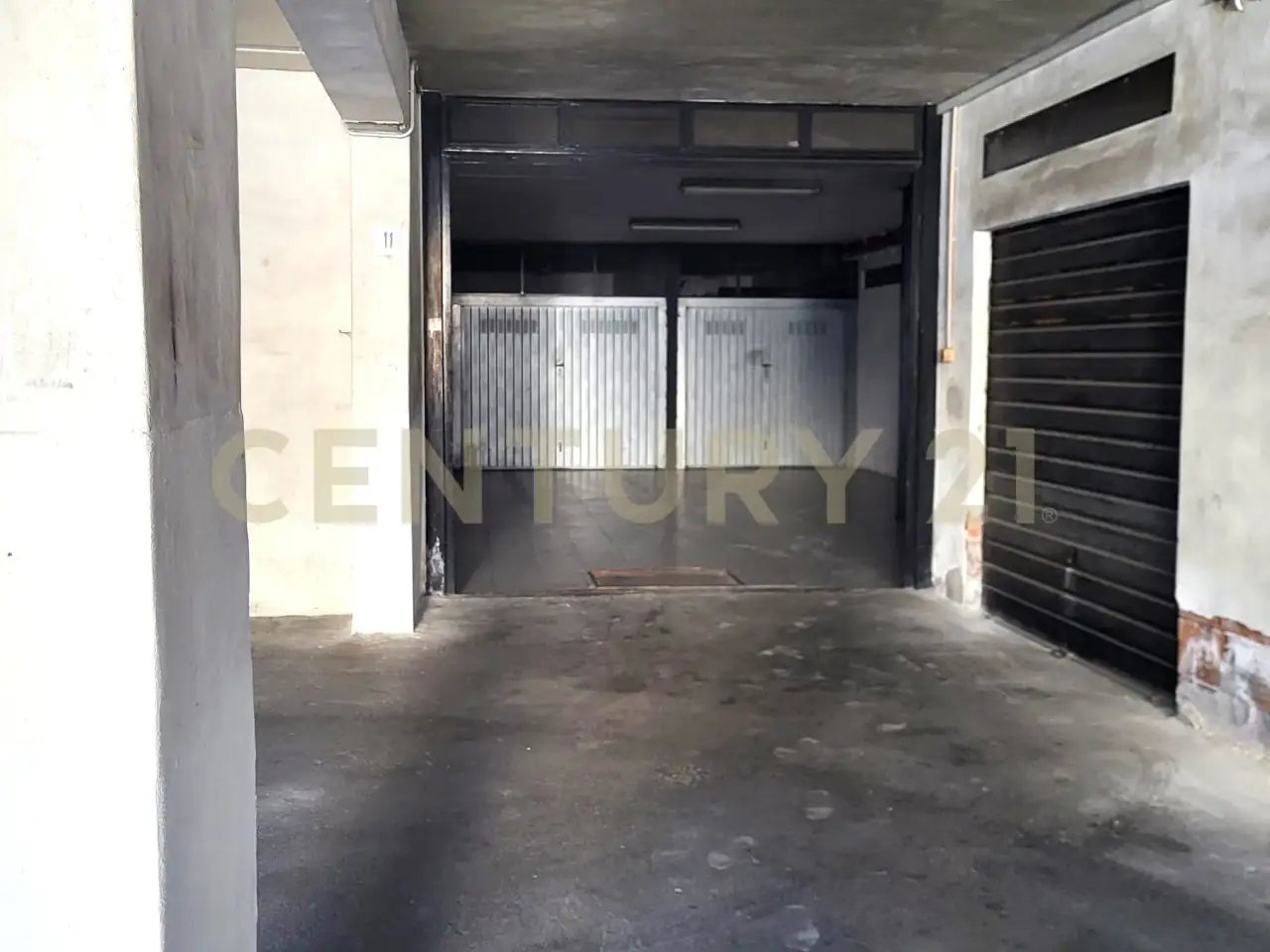 Parcheggio chiuso in Via Genova 35, Aci Castello, {3} - Foto 1